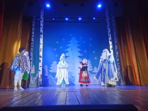 7 января Рождественское представление для ребят прошло на площади перед Домом культуры села Таремское